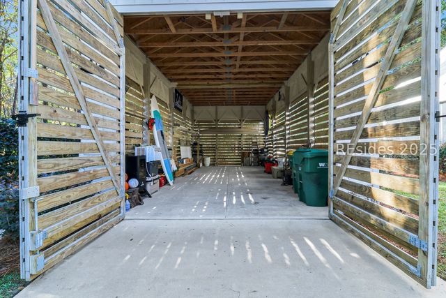 27 Rose Dhu Creek Plantation Dr, Bluffton, SC 29910