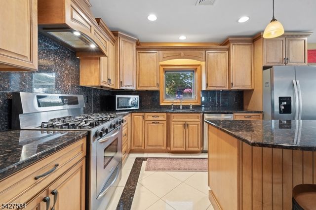 431 Locust Ave, Garwood Boro, NJ 07027