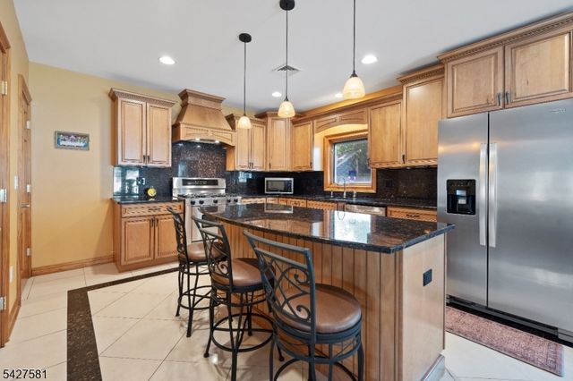 431 Locust Ave, Garwood Boro, NJ 07027