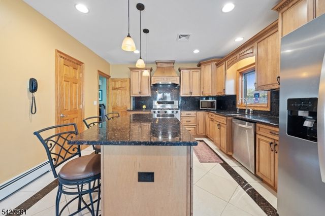 431 Locust Ave, Garwood Boro, NJ 07027