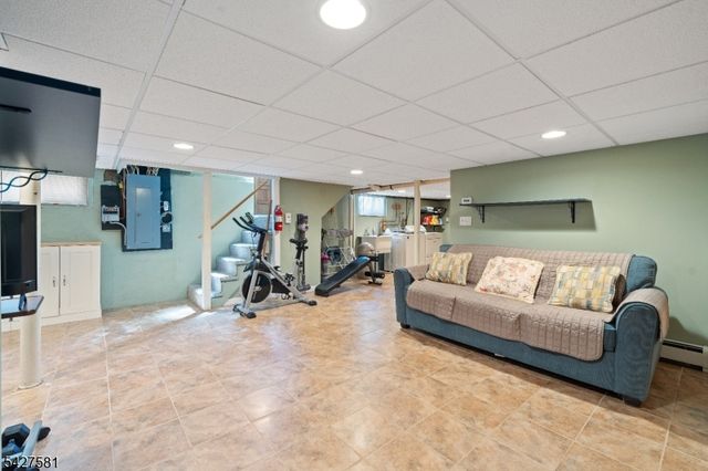 431 Locust Ave, Garwood Boro, NJ 07027