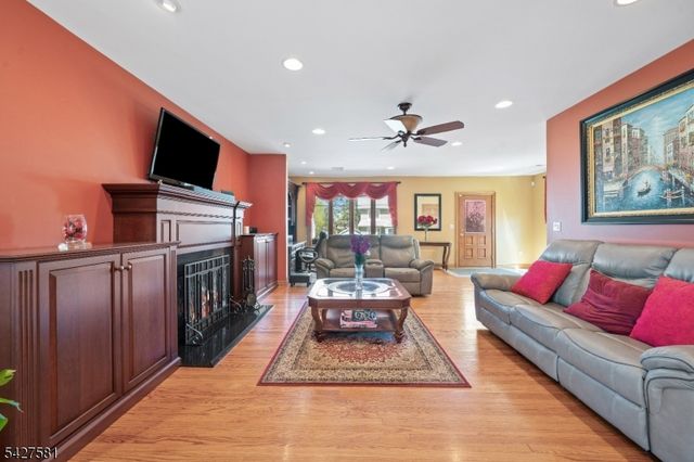 431 Locust Ave, Garwood Boro, NJ 07027