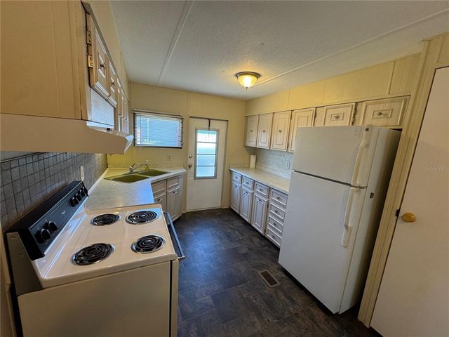 1111 49TH AVE TERRACE W, Bradenton, FL 34207
