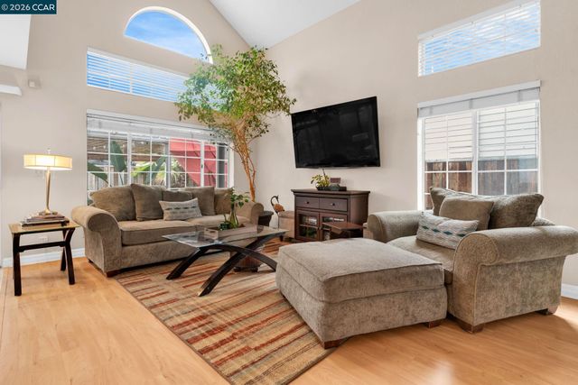 5473 Rainflower Dr, Livermore, CA 94551