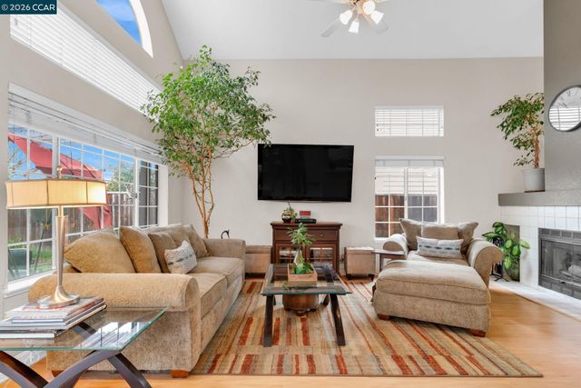 5473 Rainflower Dr, Livermore, CA 94551