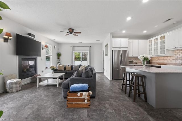 6123 Roland Smith DR, Gloucester, VA 23061