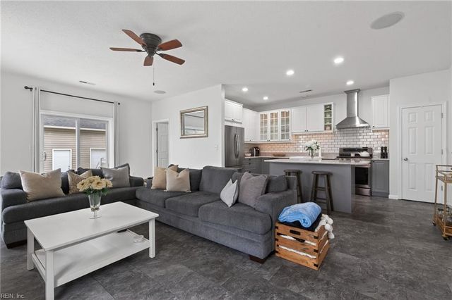 6123 Roland Smith DR, Gloucester, VA 23061