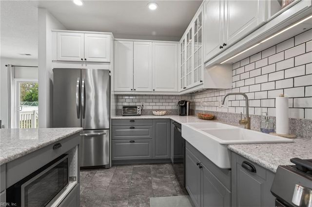 6123 Roland Smith DR, Gloucester, VA 23061