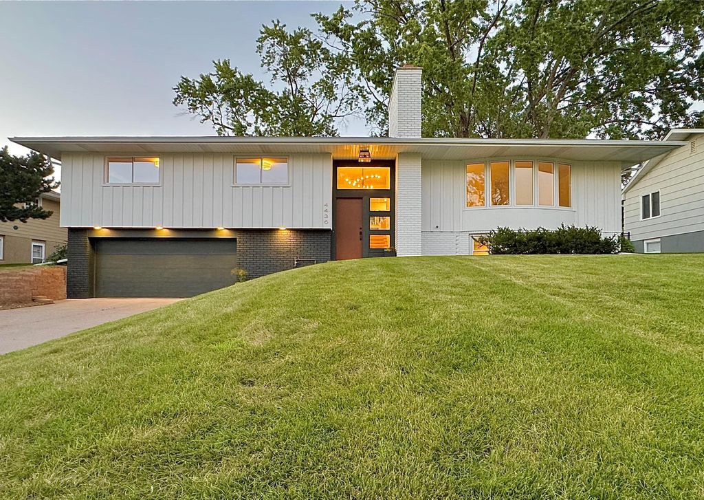 4436 Claremore Drive, Edina, MN 55435