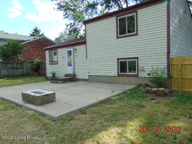 4815 Redmon Ct, Louisville, KY 40291