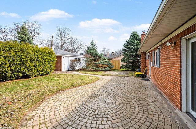 3902 Springer Avenue, Royal Oak, MI 48073