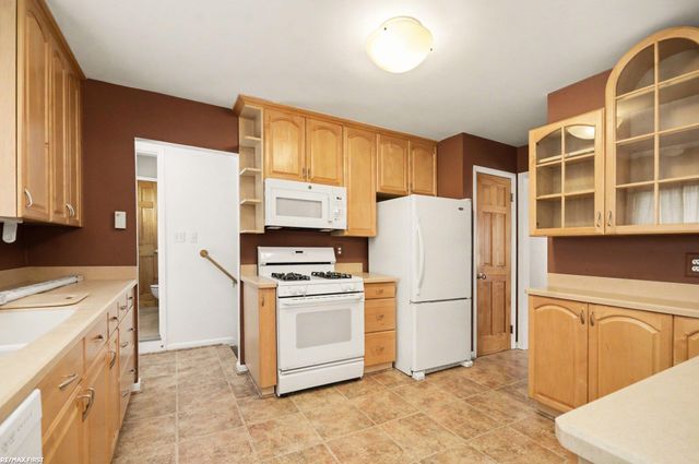 3902 Springer Avenue, Royal Oak, MI 48073