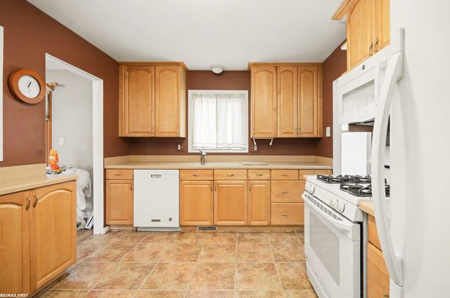 3902 Springer Avenue, Royal Oak, MI 48073