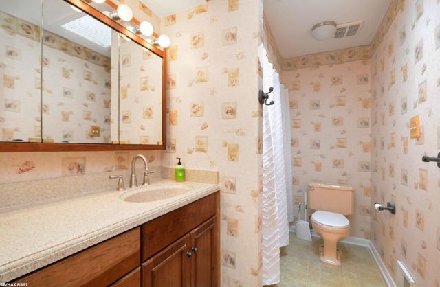 3902 Springer Avenue, Royal Oak, MI 48073