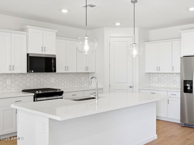 10919 W JONES Avenue, Tolleson, AZ 85353