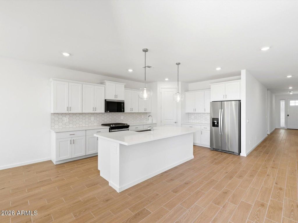 10919 W JONES Avenue, Tolleson, AZ 85353 — photo 5