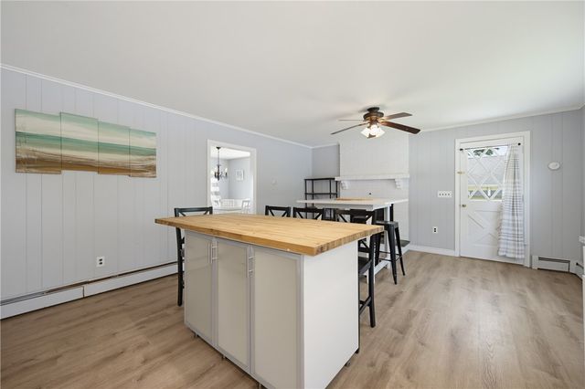 34 Foxhill Avenue, Bristol, RI 02809