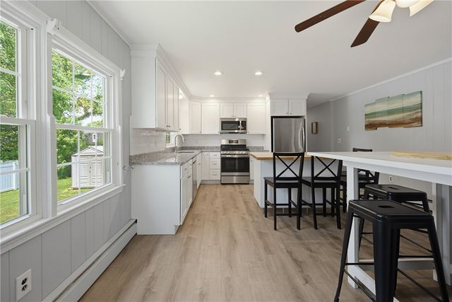 34 Foxhill Avenue, Bristol, RI 02809