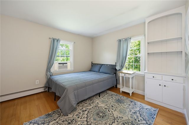 34 Foxhill Avenue, Bristol, RI 02809
