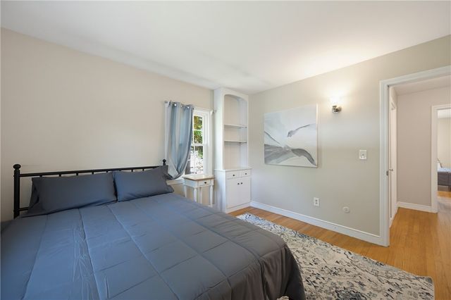 34 Foxhill Avenue, Bristol, RI 02809