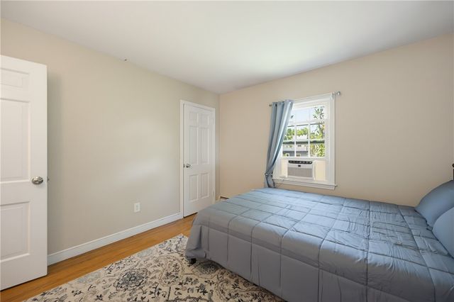 34 Foxhill Avenue, Bristol, RI 02809