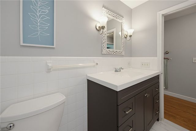 34 Foxhill Avenue, Bristol, RI 02809