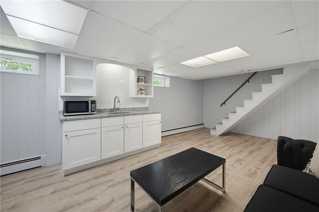 34 Foxhill Avenue, Bristol, RI 02809