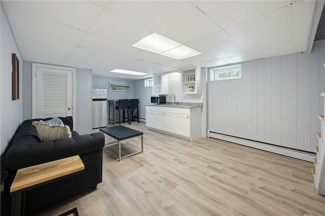34 Foxhill Avenue, Bristol, RI 02809