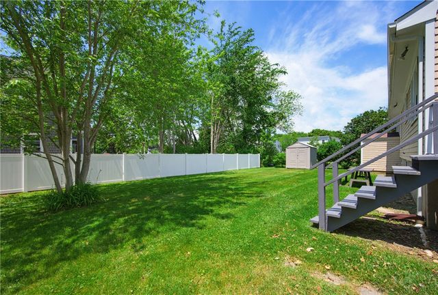 34 Foxhill Avenue, Bristol, RI 02809