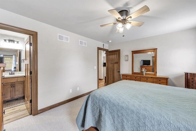 444 SUNNY VISTA COURT, Seymour, WI 54165