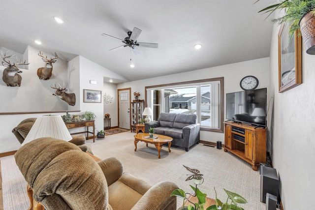 444 SUNNY VISTA COURT, Seymour, WI 54165