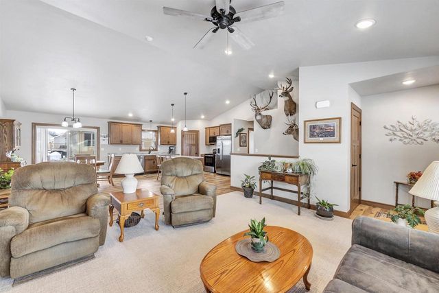 444 SUNNY VISTA COURT, Seymour, WI 54165