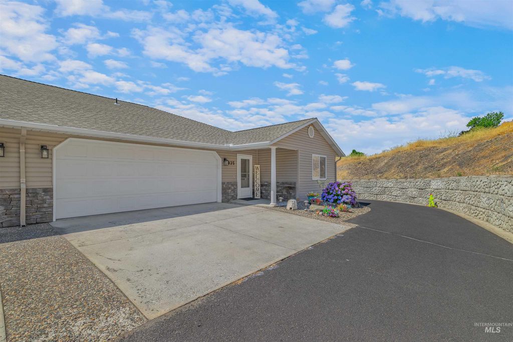 935 Grelle Ave, Lewiston, ID 83501