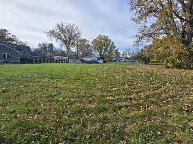 7177 River Road, Inver Grove Heights, MN 55076