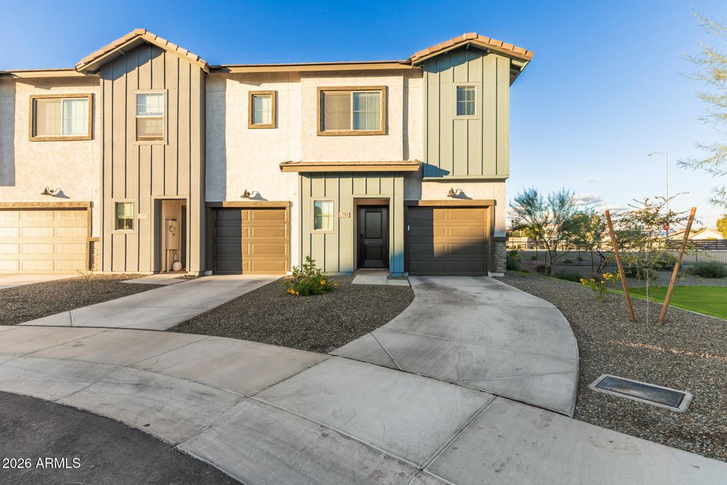 7512 W DARROW Street, Laveen, AZ 85339