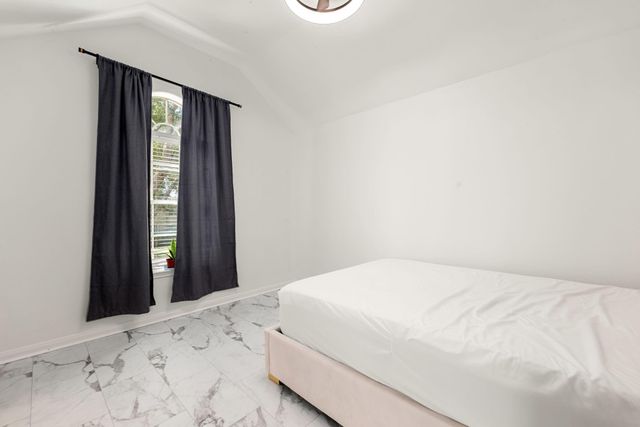 14910 Lake Woodbridge Court, Sugar Land, TX 77498