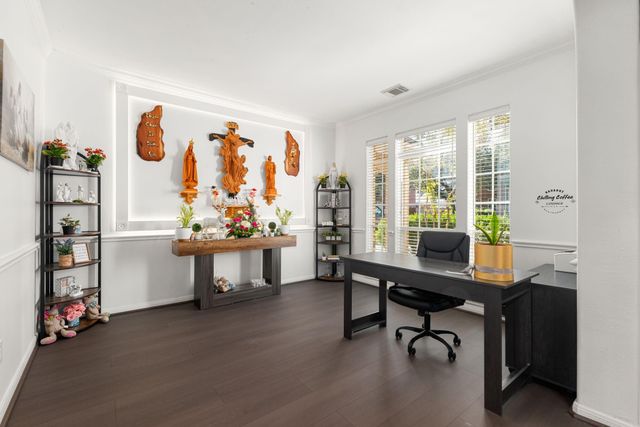 14910 Lake Woodbridge Court, Sugar Land, TX 77498