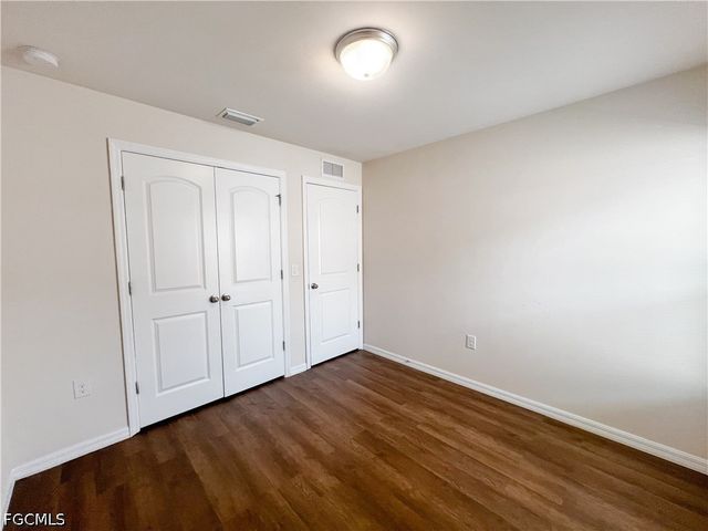 9177 Aegean CIR, Lehigh Acres, FL 33936