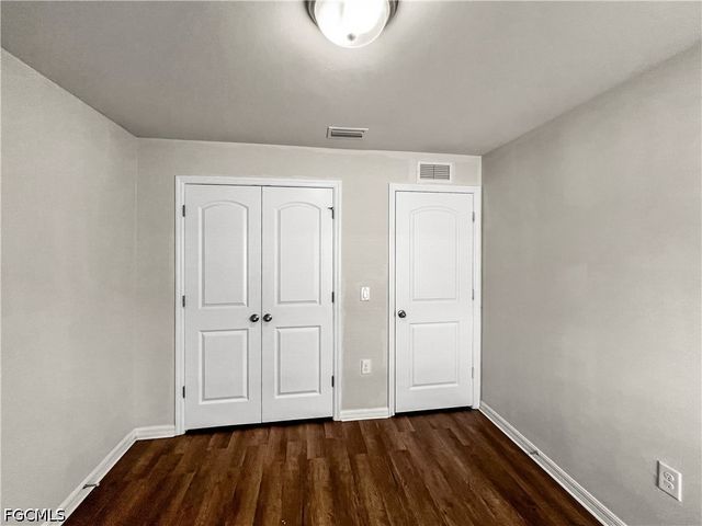 9177 Aegean CIR, Lehigh Acres, FL 33936