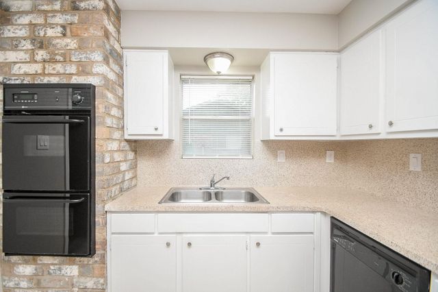 422 Skywood Drive, Houston, TX 77090