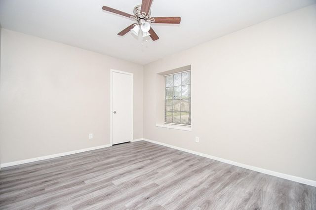 422 Skywood Drive, Houston, TX 77090