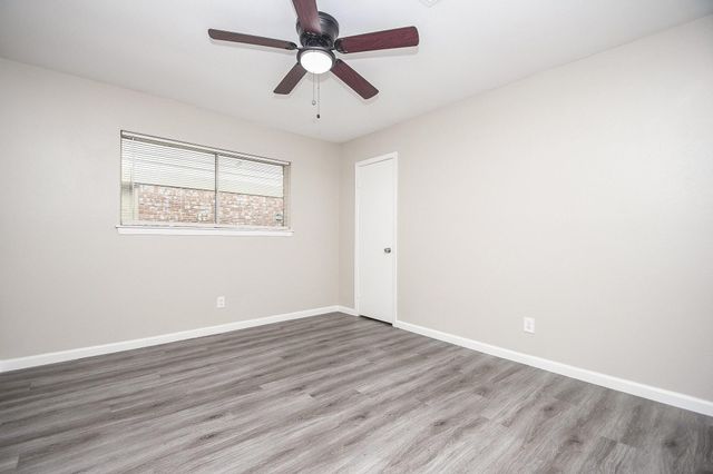 422 Skywood Drive, Houston, TX 77090