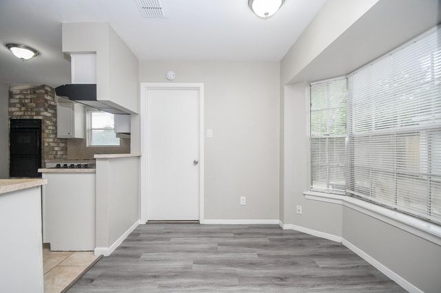 422 Skywood Drive, Houston, TX 77090