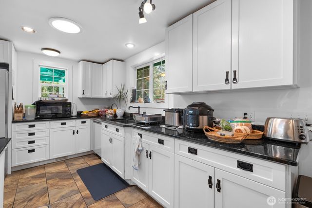 751 Hazzle Court, Coupeville, WA 98239