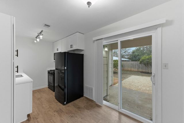 2711 Saint Edwards CIR, Austin, TX 78704