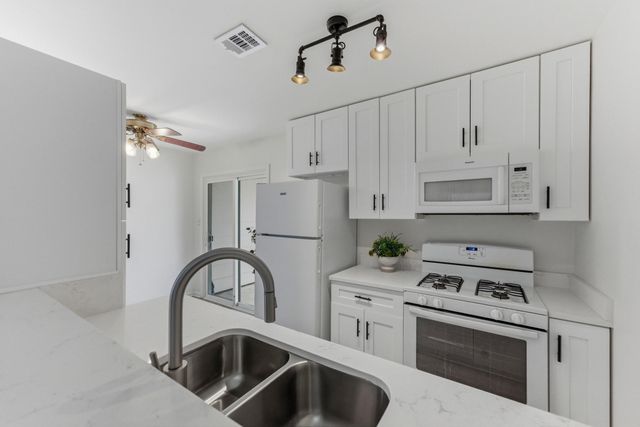 2711 Saint Edwards CIR, Austin, TX 78704