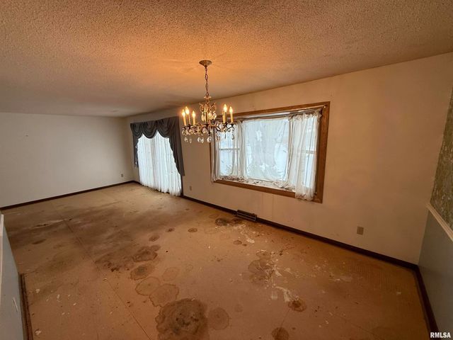 3806 LORTON Avenue, Davenport, IA 52807