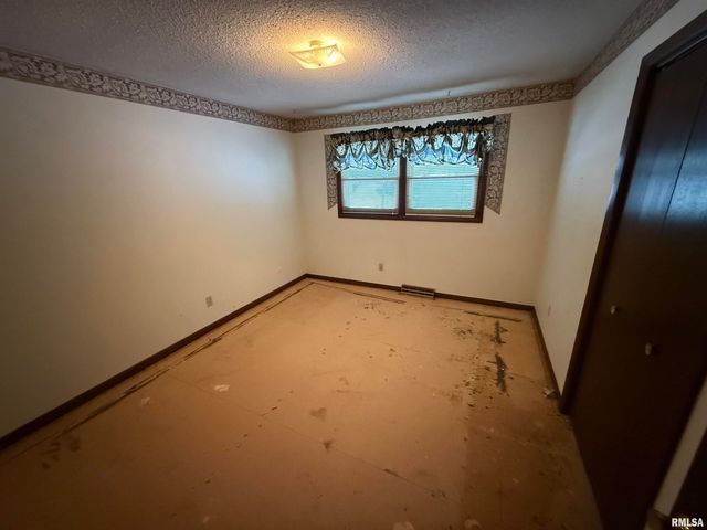 3806 LORTON Avenue, Davenport, IA 52807