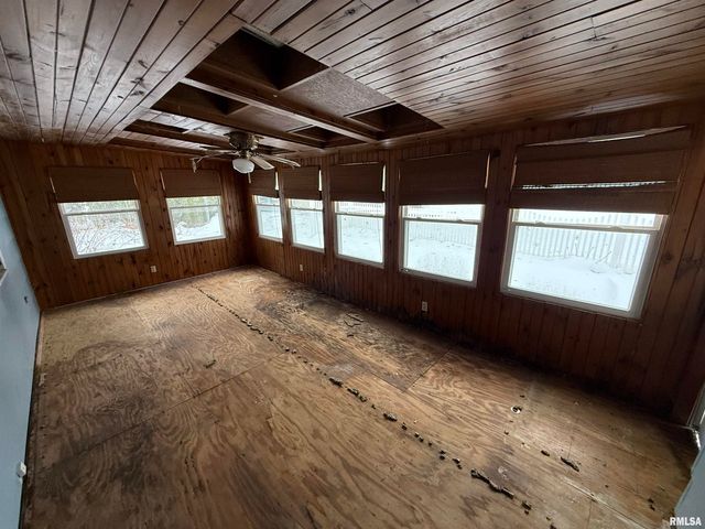 3806 LORTON Avenue, Davenport, IA 52807