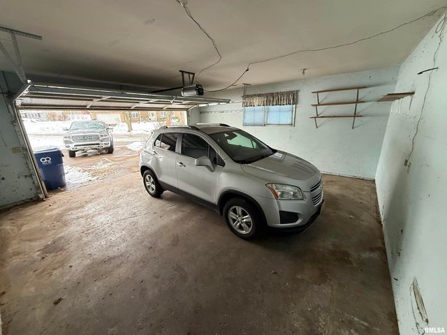 3806 LORTON Avenue, Davenport, IA 52807